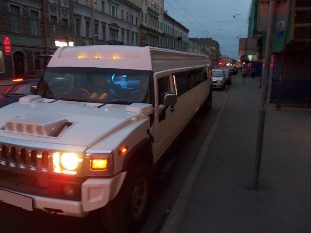 Прокат лимузина Hummer H2 | Лимузины в Санкт-Петербурге